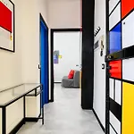 Casa Mondrian