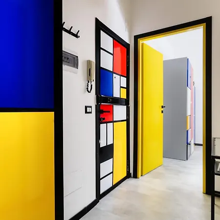 Casa Mondrian; Ac And Fast Wi-fi * Milán
